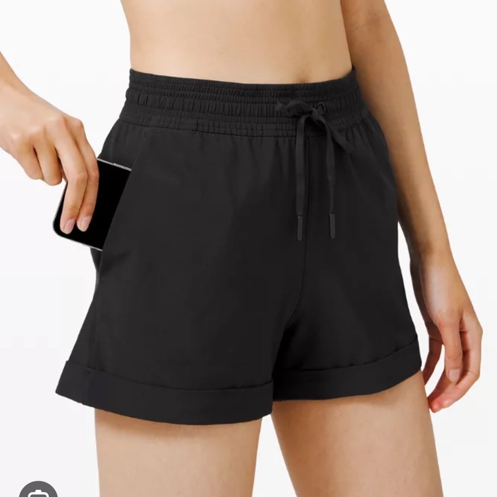 Lululemon Spring Break Away MR Short “3
